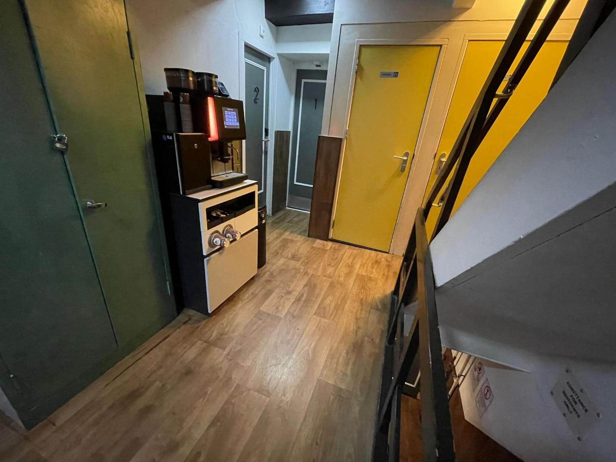 Amsterdam Downtown Hotel Canal View Екстериор снимка